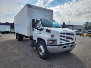 lot 1 image: 2006 GMC C7500 BBC 104 2-Door 24 Box Truck