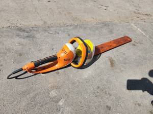 lot 36 image: Stihl Electric Tree Trimmer HSE70