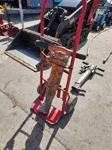 lot 28 image: American Pneumatic Air 90# Jackhammer 190