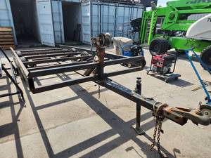 lot 14 image: 18 Fish House Trailer