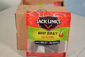 lot 16 image: 8ct Jack Links Jalapeno Flavor Beef Jerky