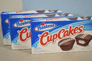 lot 27 image: 3ct Hostes Cupcakes 8-Pack