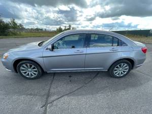 2013 Chrysler 200 Touring - 2 OWNERS - 79,179 MILES