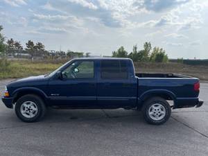 2003 Chevrolet S-10 LS - 4X4 - 2 OWNERS