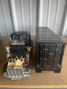 lot 60 image: Harley Toy Semi