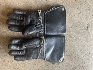 lot 52 image: Harley  gloves  size sm