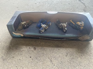 lot 71 image: Harley Davidson Mini Bike set
