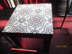 lot 11 image: Red Table wTiled Top...