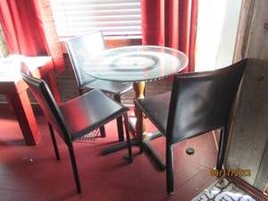 lot 12 image: Saw Blade Table & Chairs...