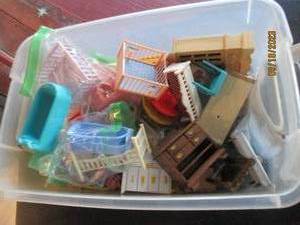 lot 41 image: Vintage Dollhouse Furniture...