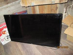 lot 85 image: 43 LG TV...