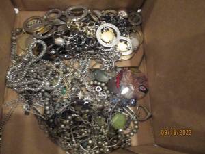 lot 96 image: Mixed Lot of Metal Tone Necklaces...