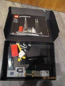 lot 142 image: Lego Architect Chicago...