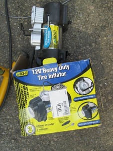 lot 354 image: 12v heavy duty tire inflator in box...