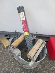 lot 355 image: Vintage tin wash bucket and 5ft gal...