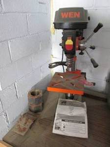 lot 361 image: Wen 10 drill press with laser cros...