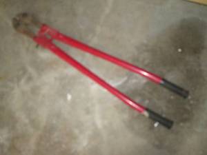 lot 365 image: 36 heavy duty bolt cutter...