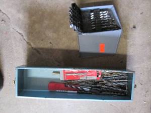 lot 371 image: large Assortment of drill bits and ...