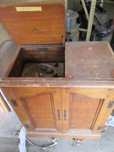lot 406 image: Vintage wooden provincial magnavox ...