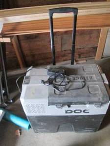 lot 430 image: Rolling electric e-Kooler with powe...