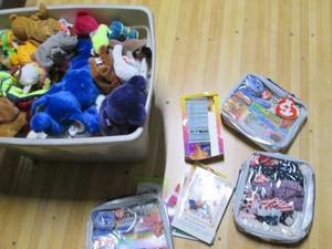 lot 881 image: Tote full of assorted beanie babies...