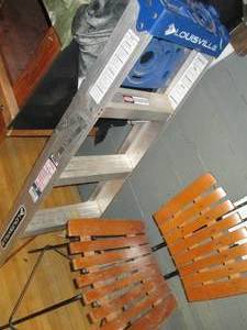 lot 891 image: 4 aluminum ladder with metal frame...