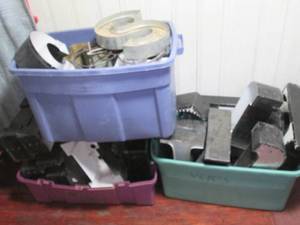 lot 913 image: 3-large totes overflowing with ligh...