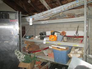 lot 923 image: 1003696 Pallet racking unit. ...
