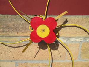 lot 531 image: Large Metal Pinwheel Decor...