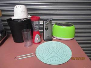 lot 174 image: Small Kitchen Appliances...