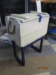 lot 189 image: Wooden Chest Stand with Rags...