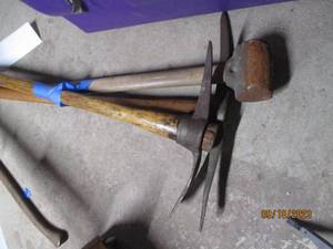 lot 252 image: Pick Axes & Post Mall...
