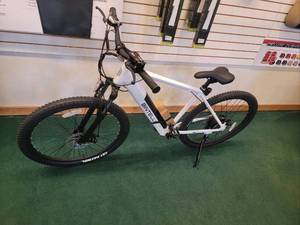 BRAND NEW WHITE E-BIKE WITH WARRANTY