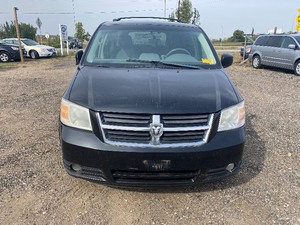 lot 11 image: 2010 Dodge Grand Caravan