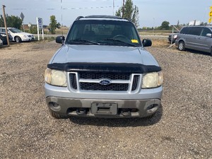 lot 18 image: 2001 Ford Explorer Sport Trac