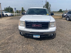 lot 13 image: 2011 GMC Sierra 1500