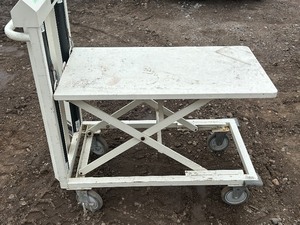 lot 14 image: Dane Technologies Spring-Assist Cart