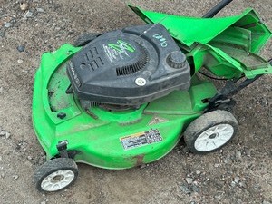 lot 10 image: Lawn Boy 21 Mower