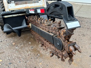 lot 5 image: Bobcat Skid-Loader Trencher