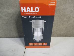 Halo VT100G Vapor Tight Light Fixture, 120 Volts Alternating Current, 100 Watt, Incandescent Lamp, 1600 Lumens, Aluminum Fixture