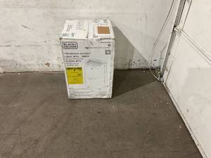 lot 131 image: BLACKDECKER 10,000 BTU Portable Air Conditioner - White