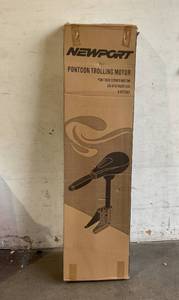 lot 3 image: Newport Pontoon-Series 86lb Thrust Electric Pontoon Trolling Motor with Deck Mount Bracket & 55 Shaft