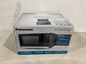 lot 47 image: Panasonic 1.3 cu.ft. 1200W  Countertop Microwave Oven
