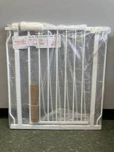lot 407 image: ALLAIBB White Extra Wide Pressure Mount Baby Gate with Auto Close