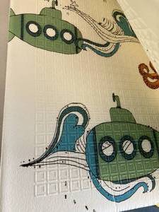 lot 408 image: Foldable and Reversible Underwater Print Baby Playmat