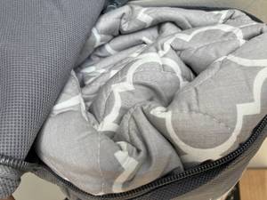 lot 410 image: Dad-Baby Hexagon Playpen Mat - Moroccan Grey