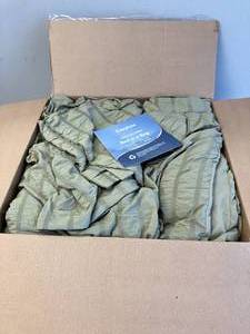 lot 422 image: CozyLux King Size Seersucker 7pc Comforter Set - Green