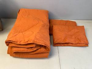 lot 435 image: Lavsiry 3pc Quilt Set with Chevron Pattern - Burnt Orange