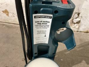 lot 39 image: Shark ZU503AMZ Navigator Lift-Away Upright Vacuum with Self-Cleaning Brushroll