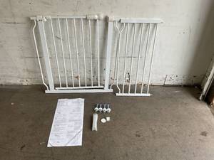 lot 184 image: BalanceFrom Easy Walk-Thru Safety Gate - White